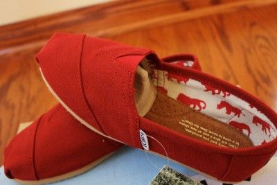 Brand New TOMS WOMEN Classic Red Canvas SHOES sz 6, 6.5, 7, 7.5, 8, 8 